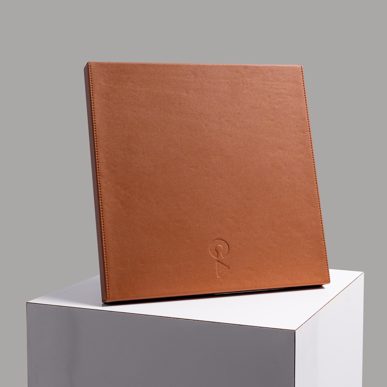 Luxe turndown tray – bruin
